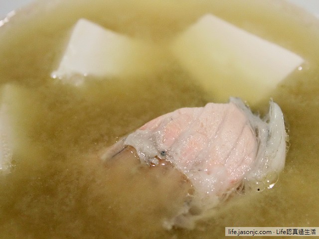 和風鮭魚豆腐味噌湯
