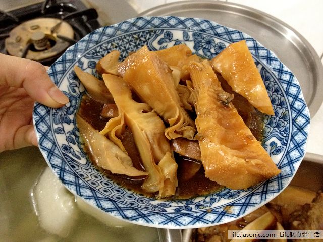 （腸胃炎料理）鹹稀飯、紅麴豆腐乳、滷竹筍