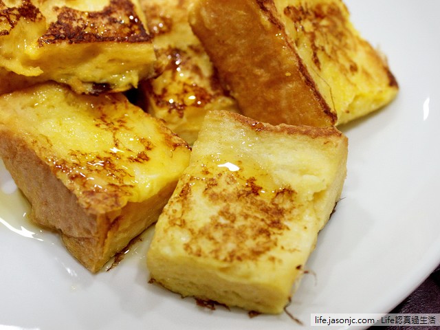 法式吐司早餐佐野生草本蜂蜜醬、玉米、蜜蘋果、牛心番茄