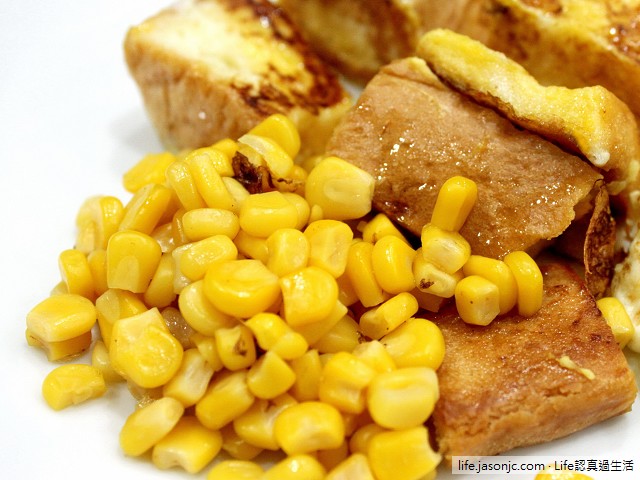 法式吐司早餐佐野生草本蜂蜜醬、玉米、蜜蘋果、牛心番茄