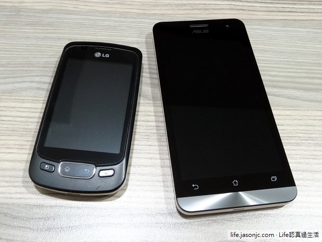 ASUS Zenfone 5, Apple iPhone 4S, Sony Xperia Z, LG Optimus One P500疊疊樂