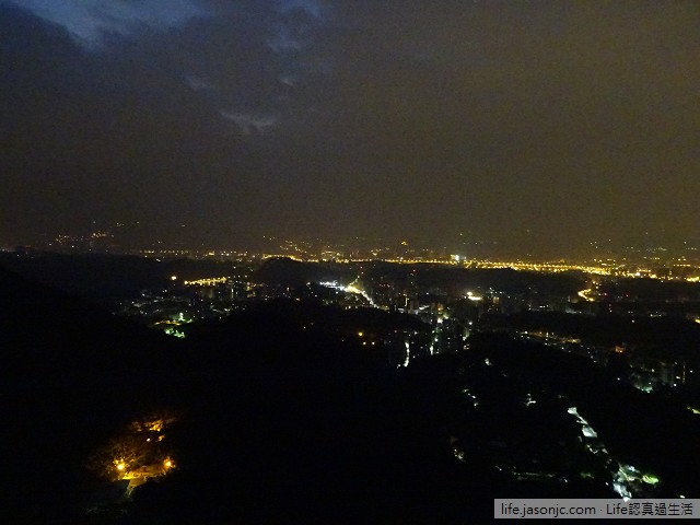 （內湖景點）碧山巖開漳聖王廟，十一月初一冬至，10度低溫下的台北夜景