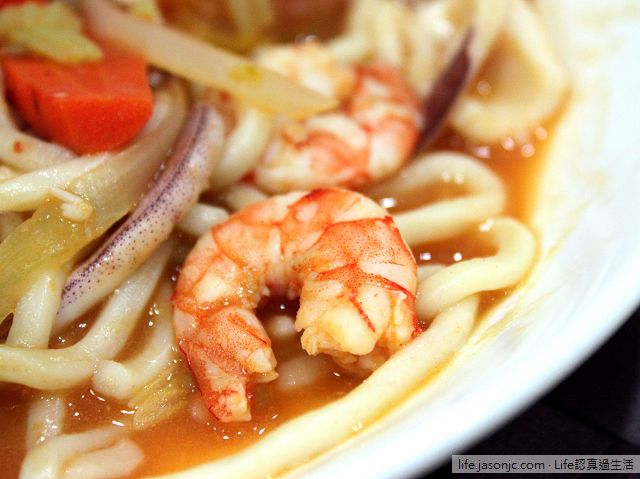番茄海鮮拉麵、薑絲鮮魚湯