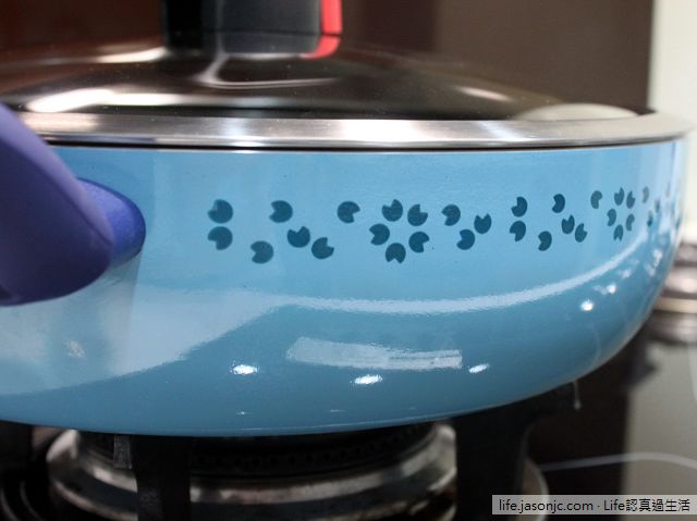 （開箱）義廚寶TVS COLORS唐彩系列漸層藍深平底鍋