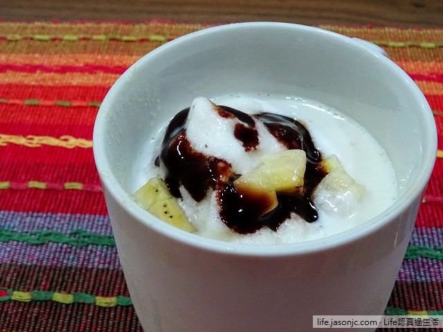 （冰沙）自製芭蕉牛奶巧克力冰沙（Banana Milk Smoothie）做法