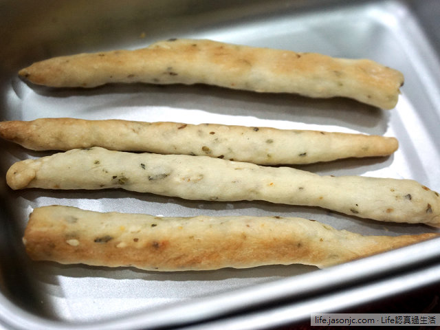 （麵包）高中家政課：義式麵包棒（Grissini）製作